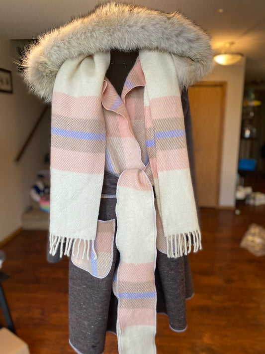 Small/medium Grey and Plaid Capote